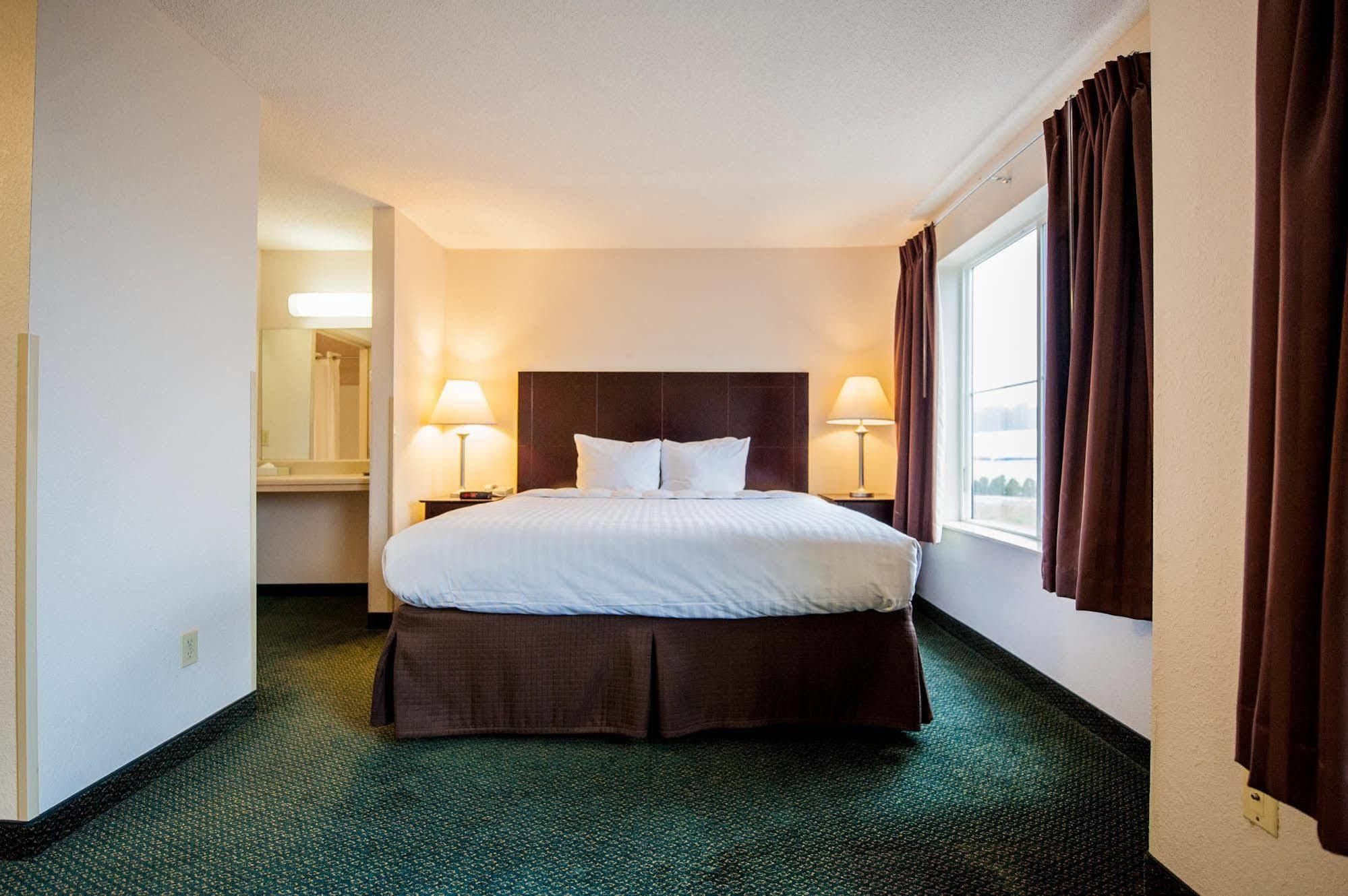 Vance Greystone Inn & Suites מראה חיצוני תמונה