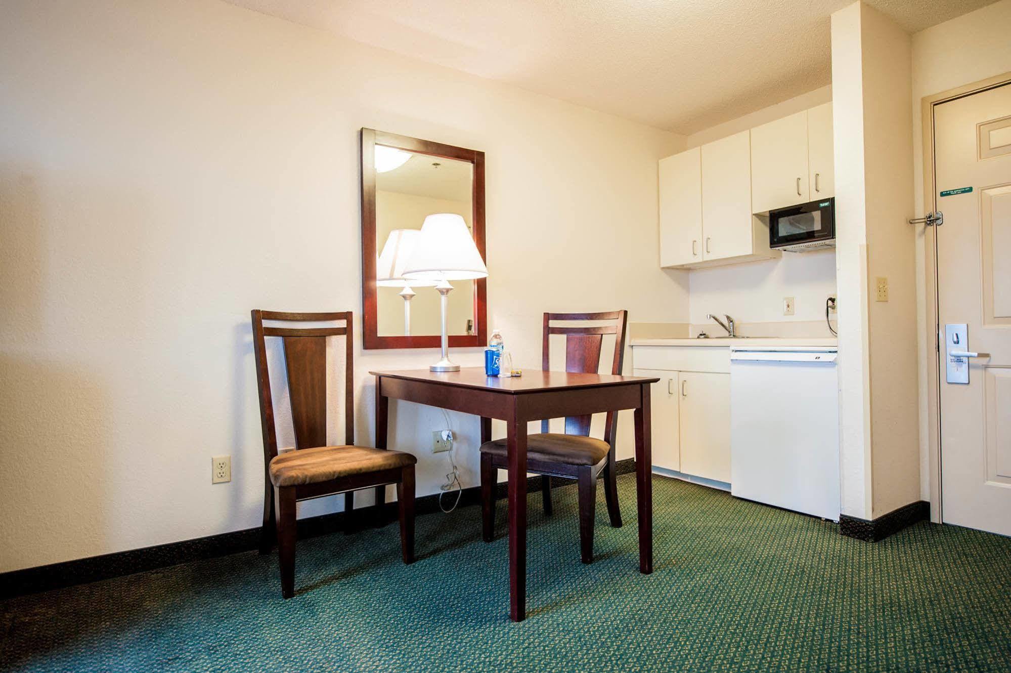 Vance Greystone Inn & Suites מראה חיצוני תמונה